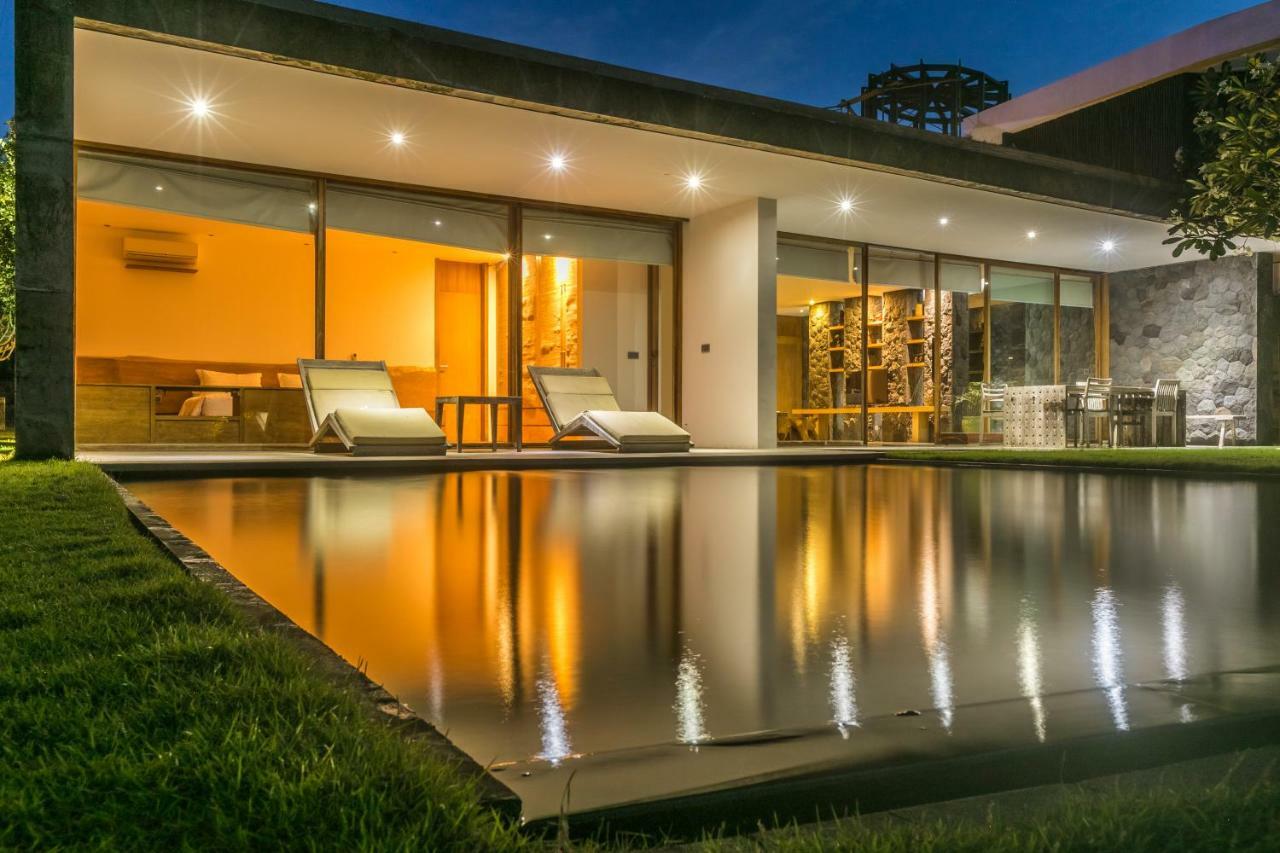 Jimbaran Balangan Beach Front Villa Nakar Pecatu Exteriör bild